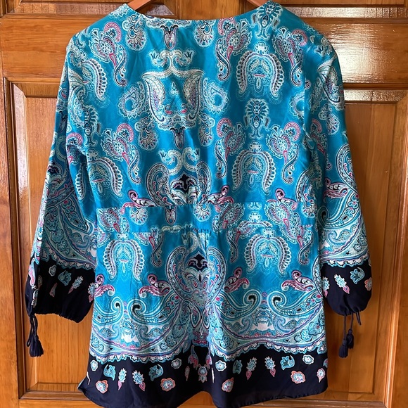 Boho Style, Shirt Size M Ann Taylor “Loft”, Blue  Paisley - Picture 4 of 9